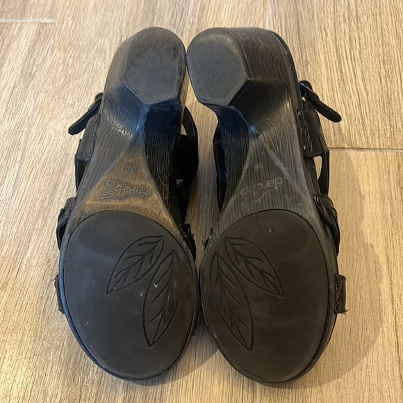 Dansko Graphite/black sandal - Picture 4 of 4
